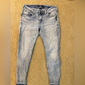 Silver Jeans Avery Skinny High Rise Curvy Size 30
